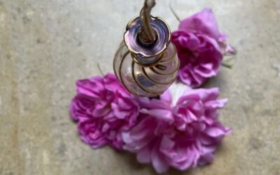 La rose, puissance symbolique dans la parfumerie